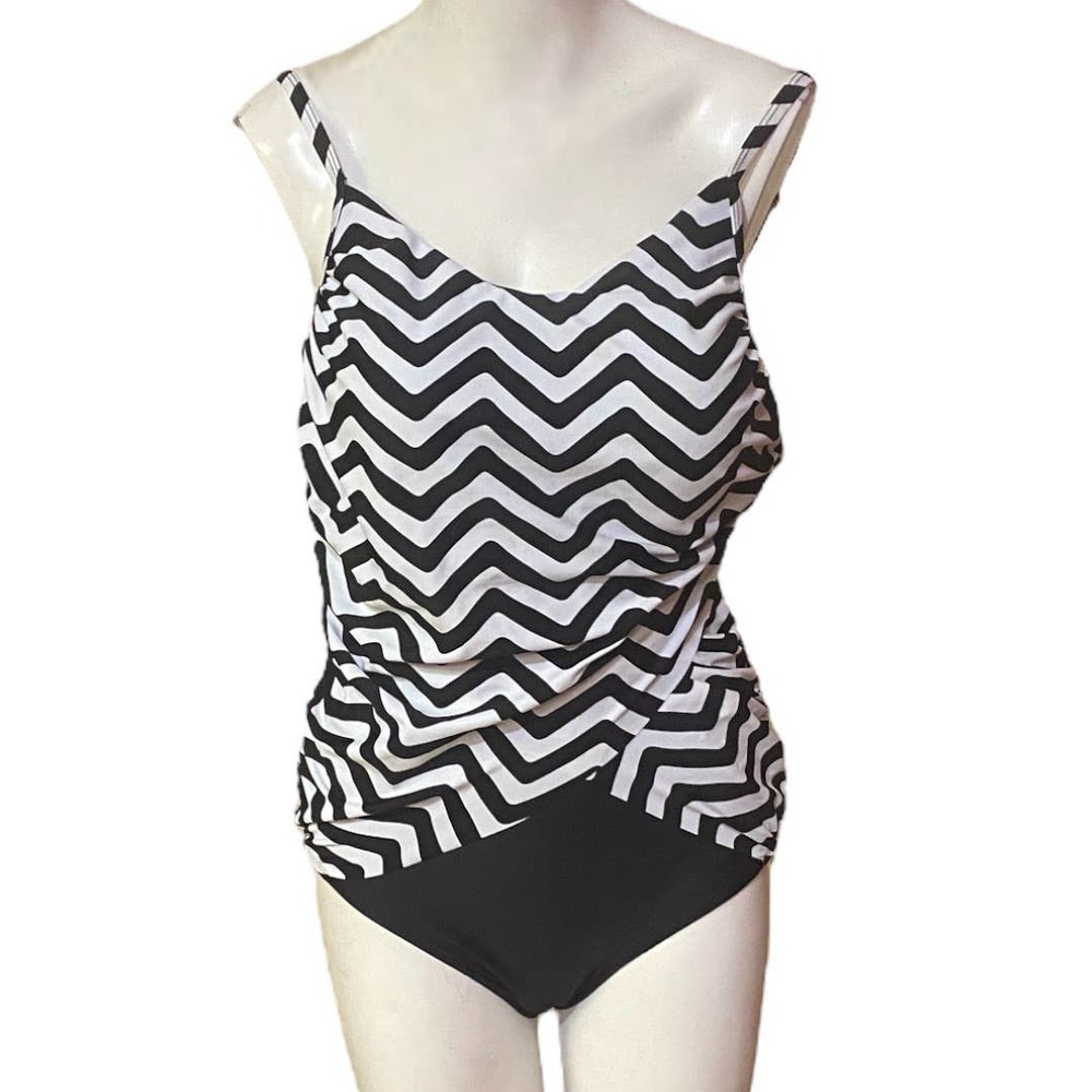 Sea & Sand Beachwear Drape Surplice One Piece Bathing Suit Chevron Size 12 New